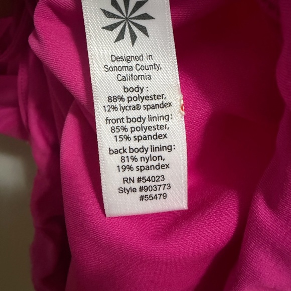 Athleta Fuchsia Tank Top with Built in Bra Size Medium - Picture 5 of 7